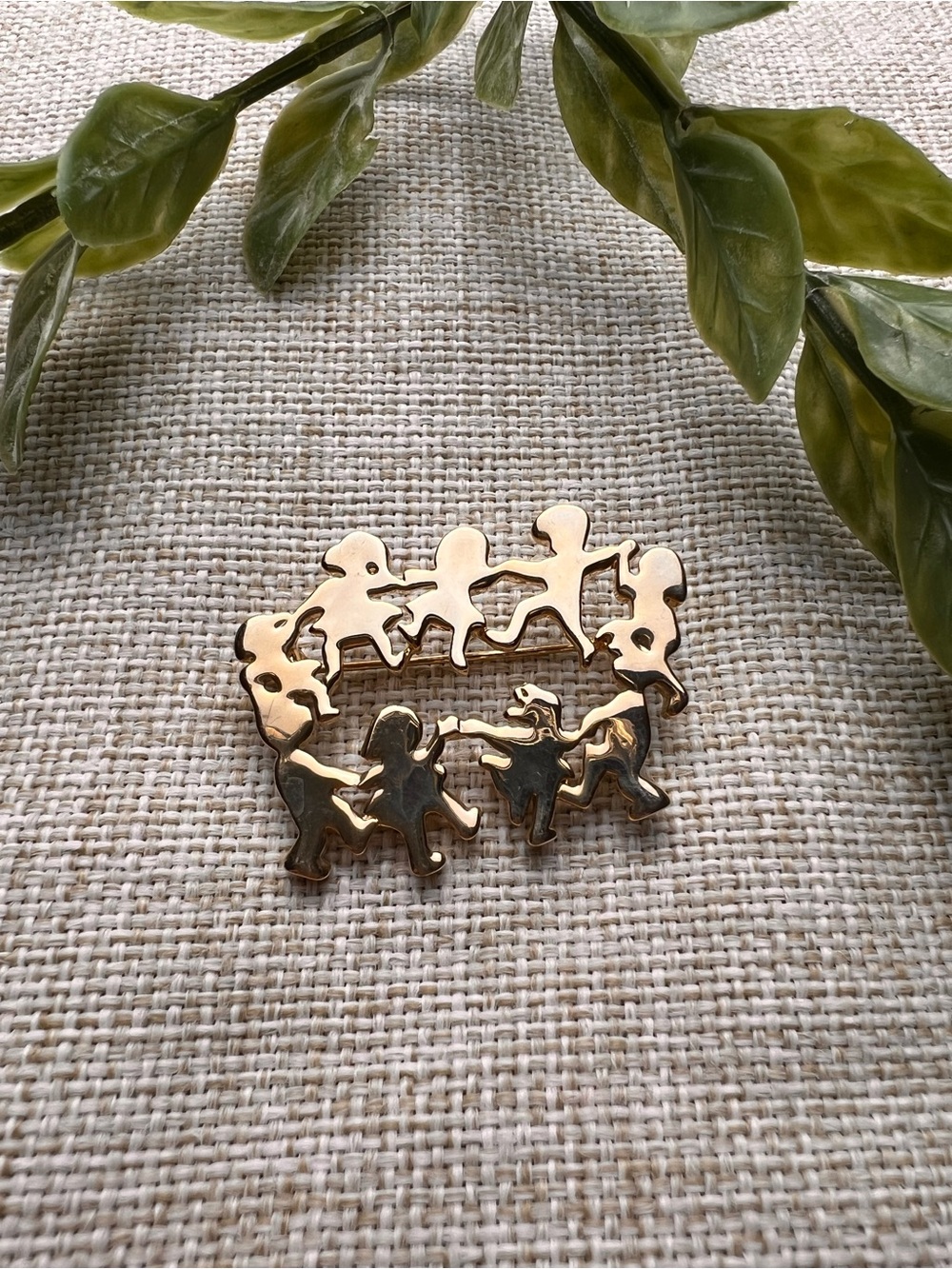Vintage Gold Minimalist Children Playing Pin Brooch